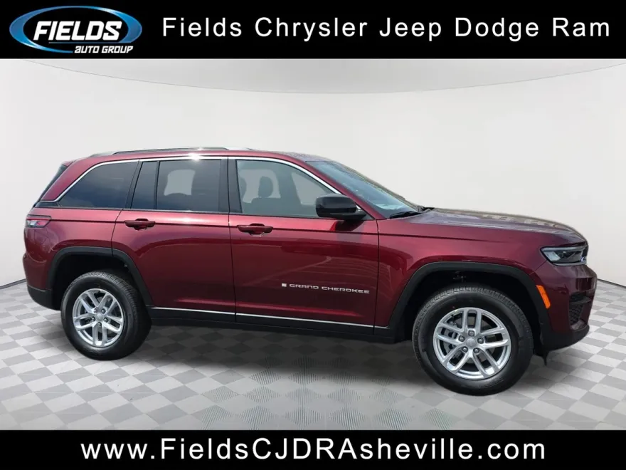 2025 Jeep Grand Cherokee Laredo photo 1