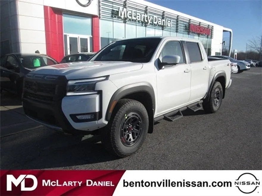 2025 Nissan Frontier Crew Cab PRO-4X photo 1