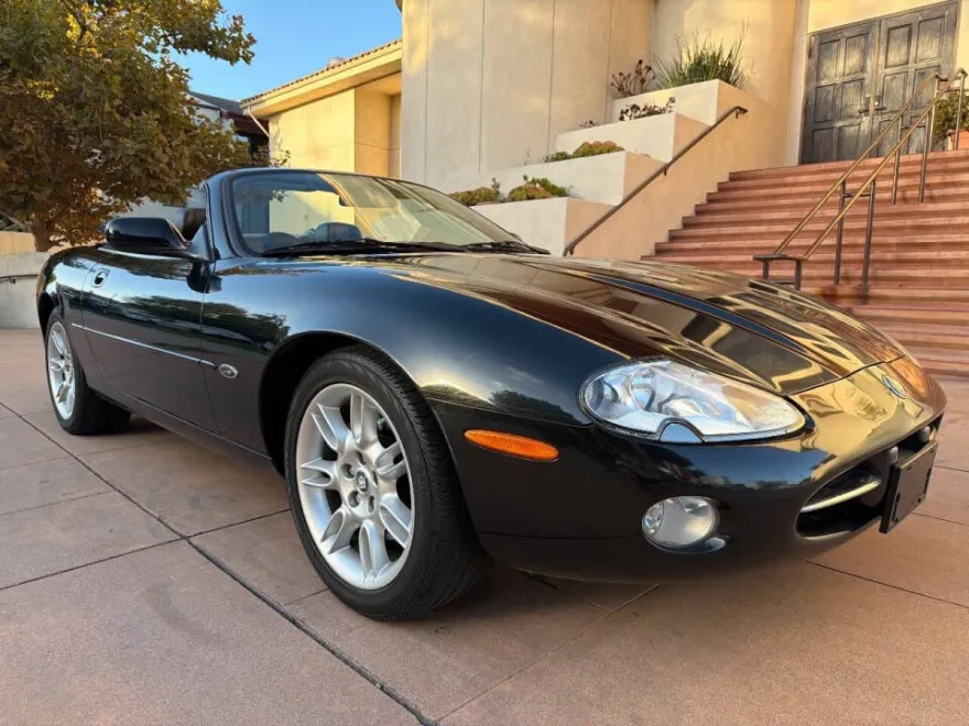 2002 Jaguar XK 8 Convertible photo 1