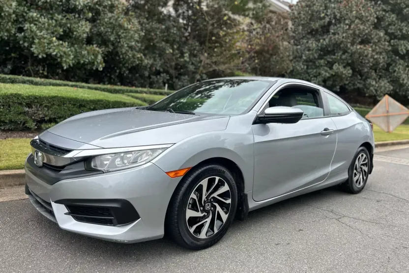 2018 Honda Civic photo 1