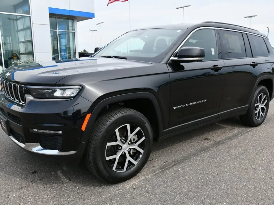 2024 Jeep Grand Cherokee Limited photo 1