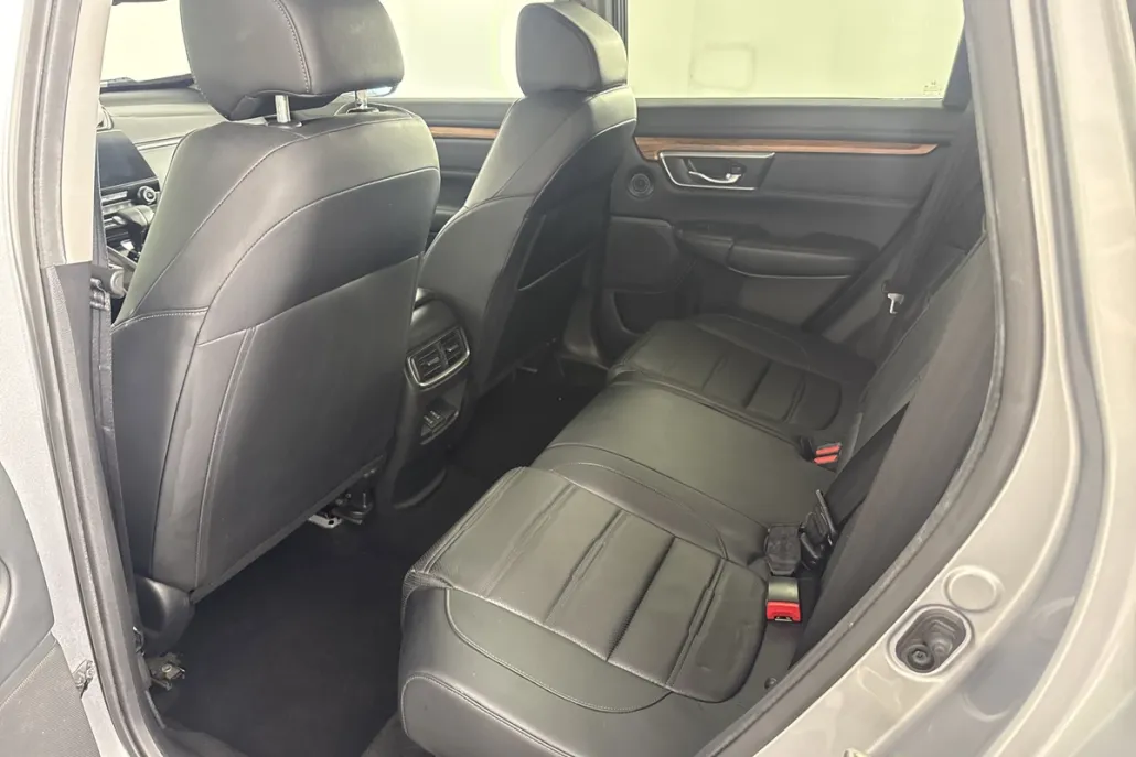 2017 Honda CR-V Touring photo 1
