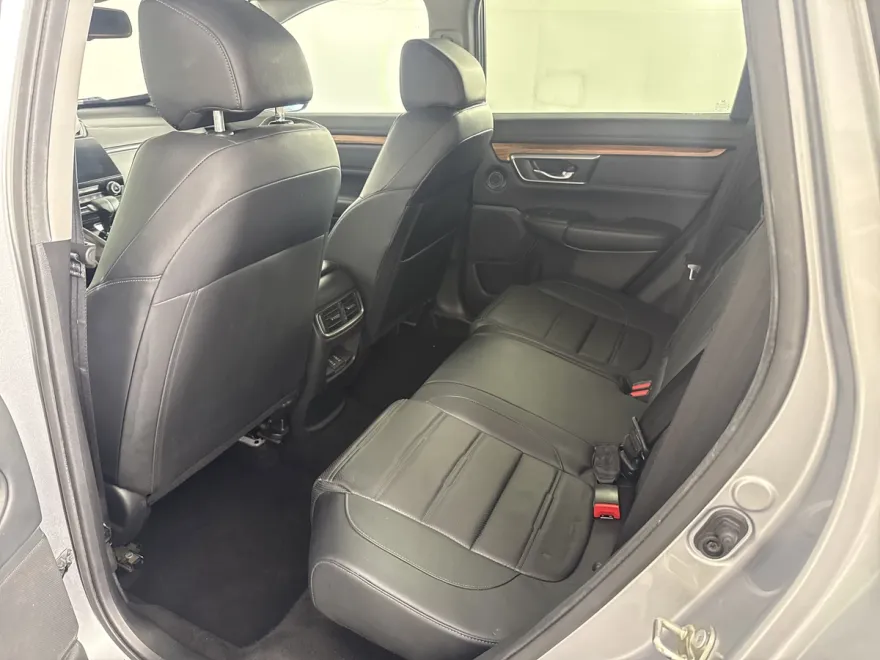 2017 Honda CR-V Touring photo 1