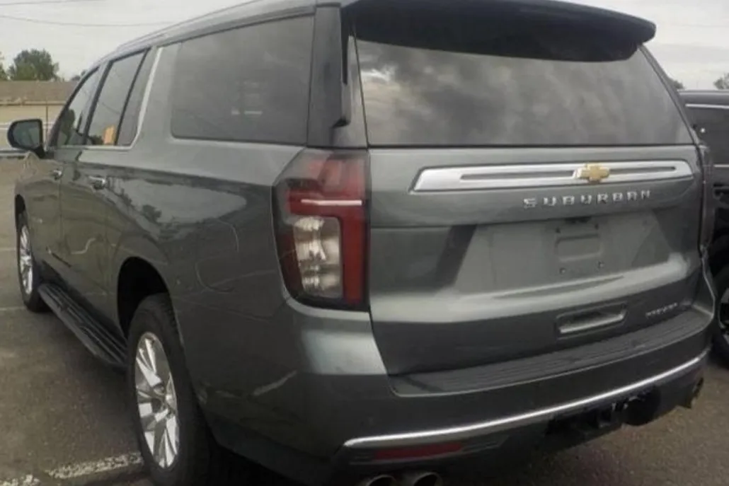 2023 Chevrolet Suburban Premier photo 1