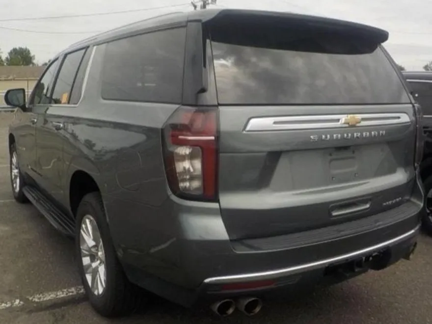 2023 Chevrolet Suburban Premier photo 1