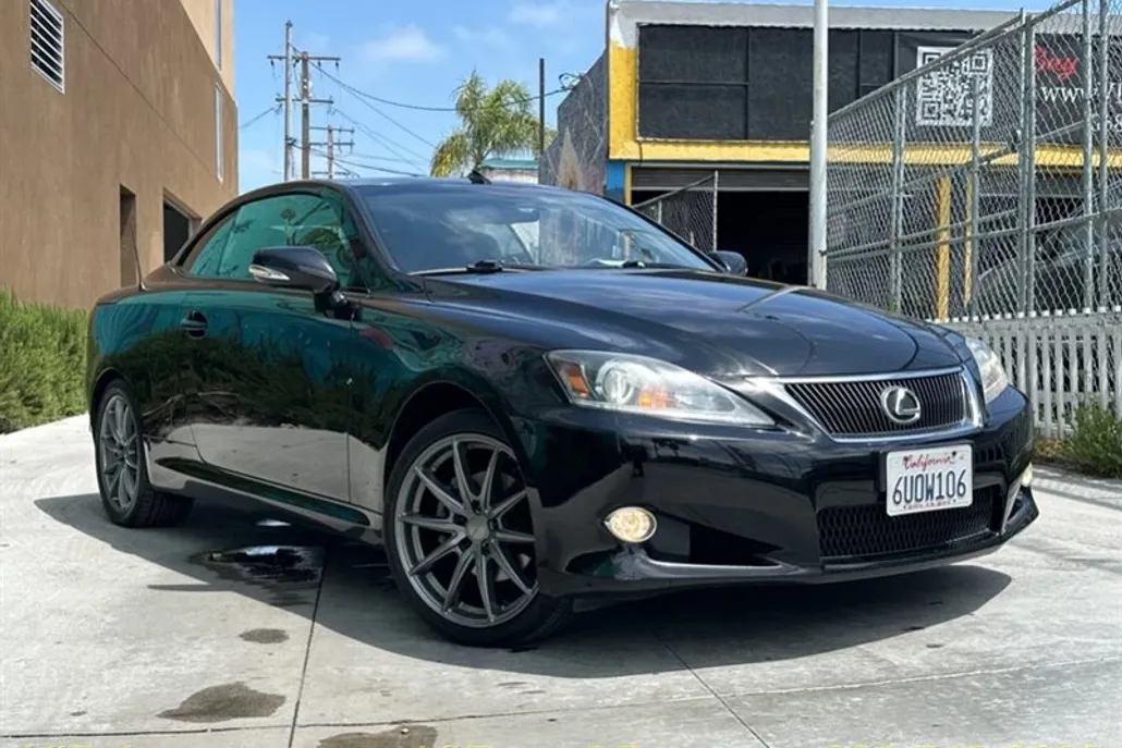 2012 Lexus IS 250C photo 1