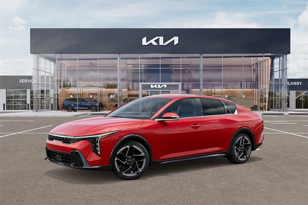 2025 Kia K4 GT-Line photo 1