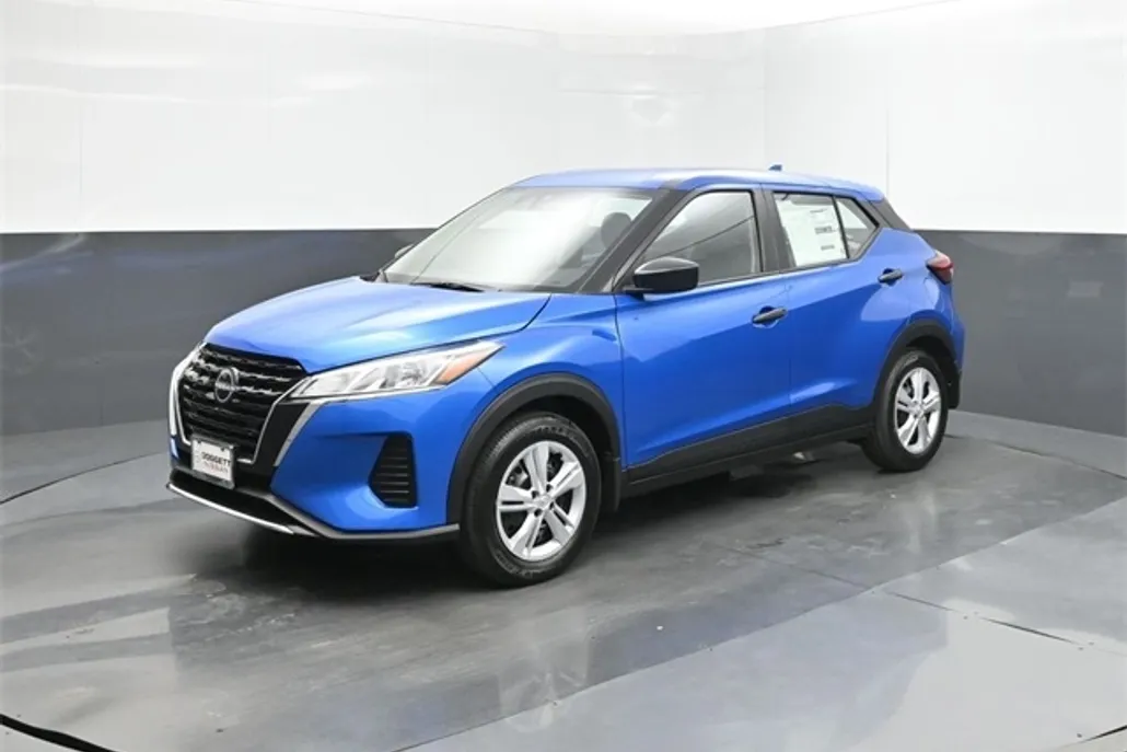 2025 Nissan Kicks Play S photo 1