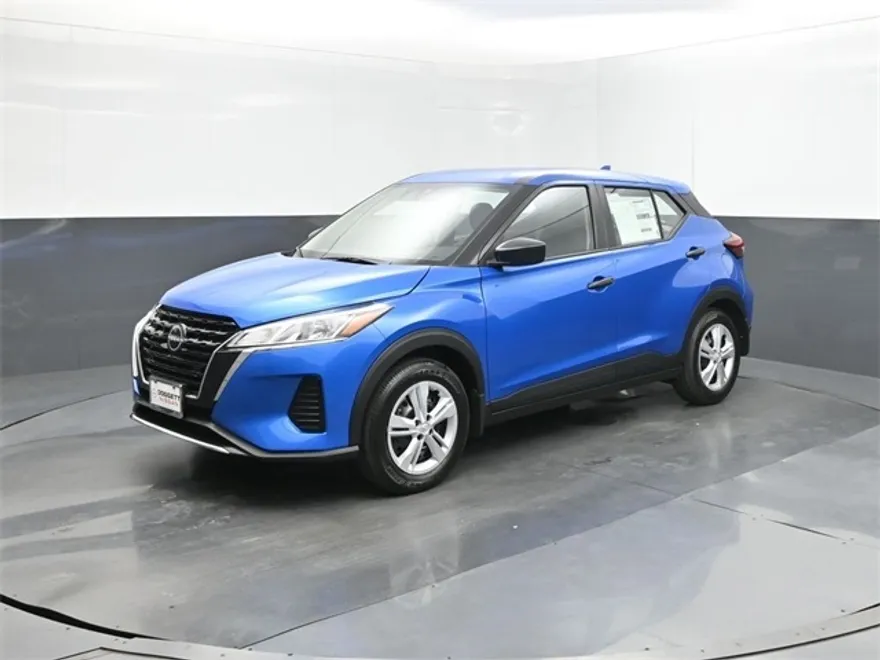 2025 Nissan Kicks Play S photo 1