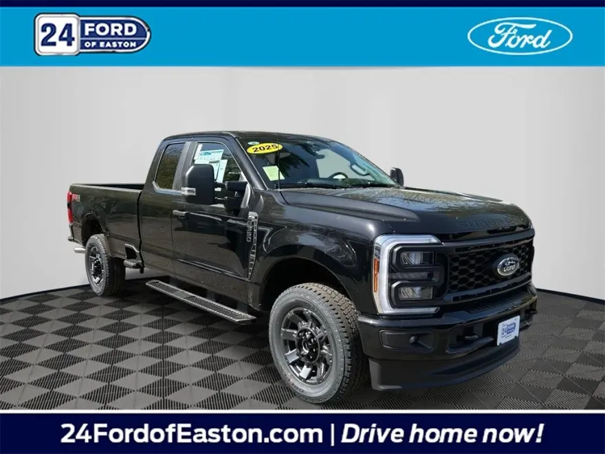 2025 Ford F-350 XL photo 1