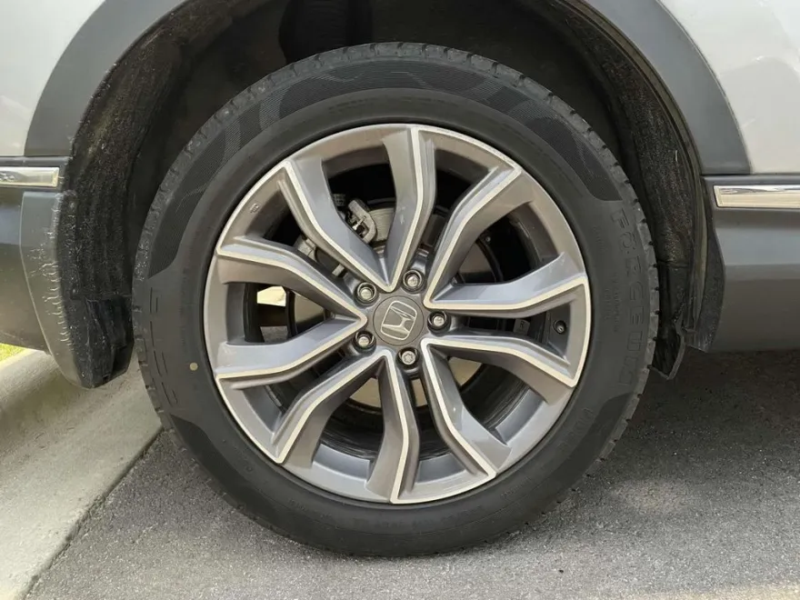 2020 Honda CR-V Hybrid Touring photo 1