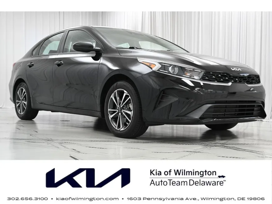 2022 Kia Forte LXS photo 1