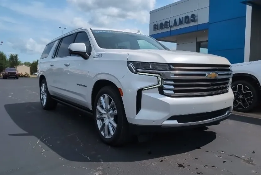 2023 Chevrolet Suburban High Country photo 1