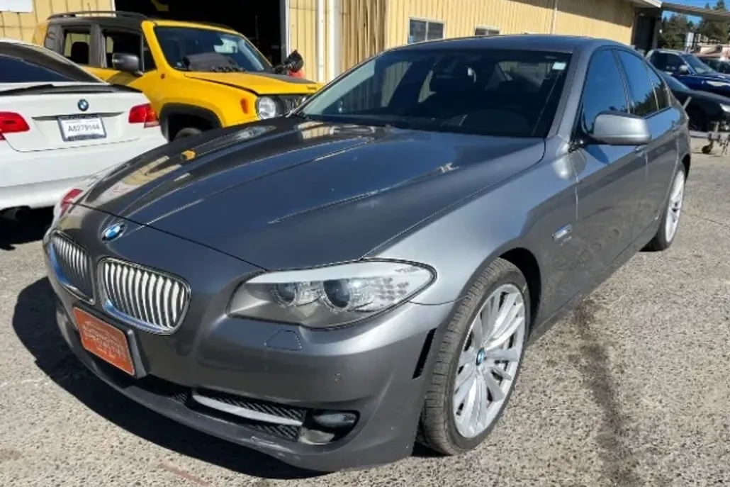 2011 Bmw 550i xDrive photo 1