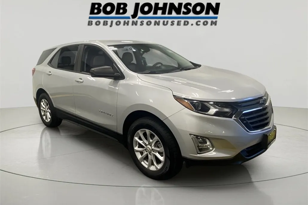 2020 Chevrolet Equinox LS photo 1