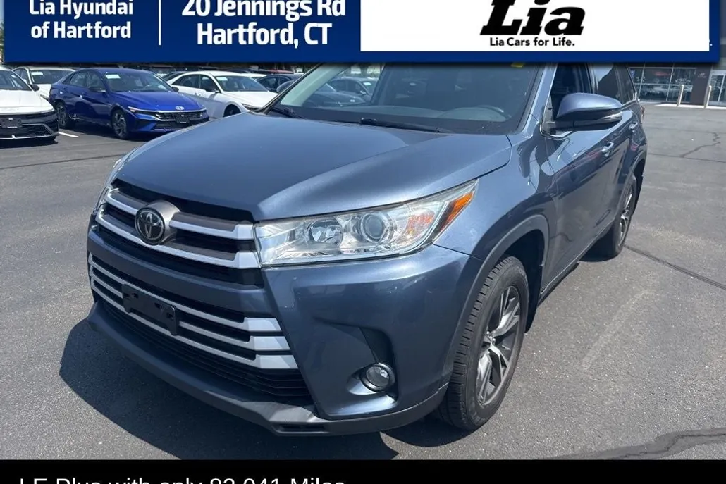 2019 Toyota Highlander LE Plus photo 1