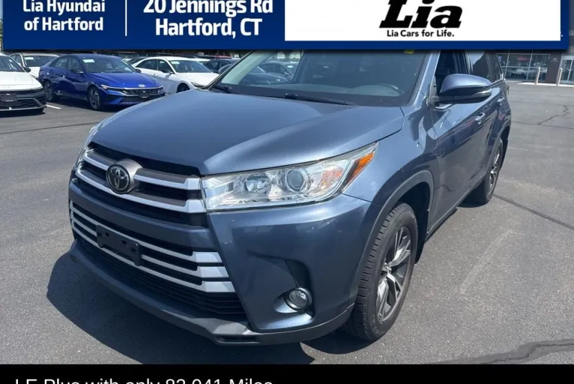 2019 Toyota Highlander LE Plus photo 1
