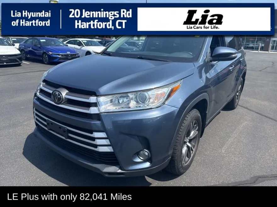 2019 Toyota Highlander LE Plus photo 1