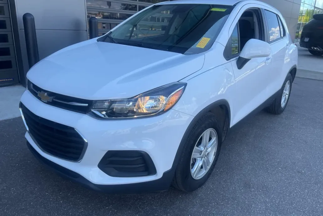 2020 Chevrolet Trax LS photo 1