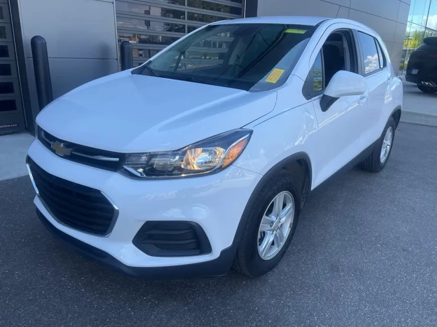 2020 Chevrolet Trax LS photo 1