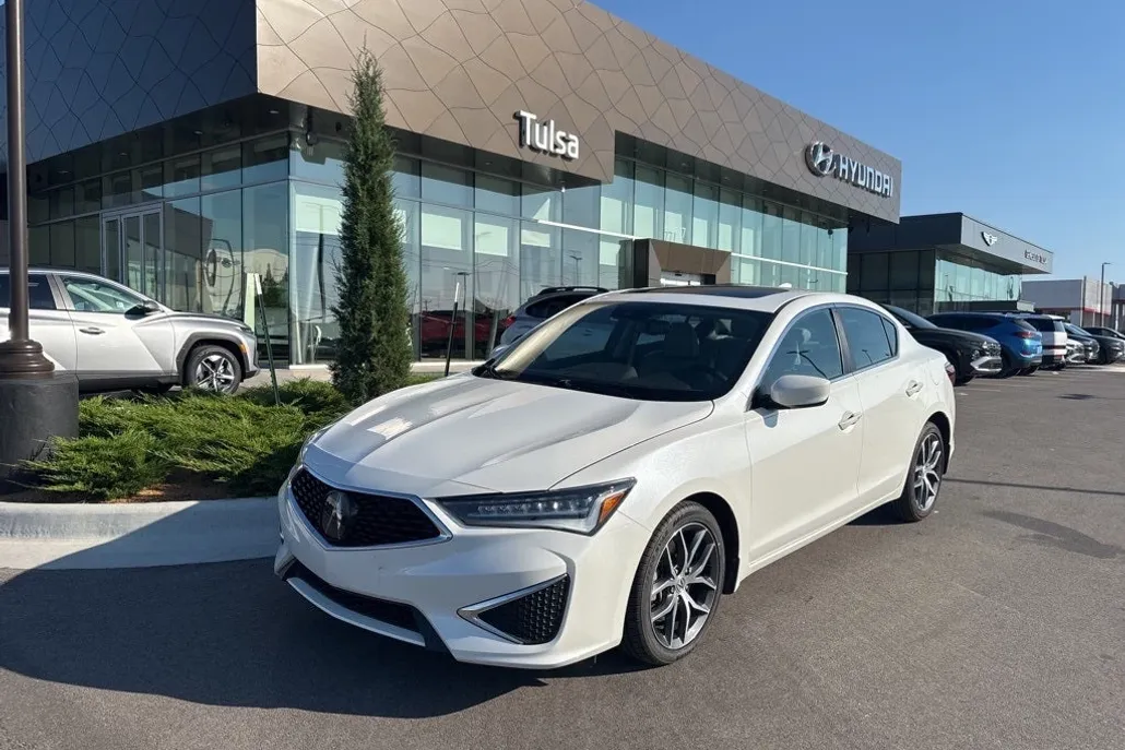 2022 Acura ILX Premium photo 1