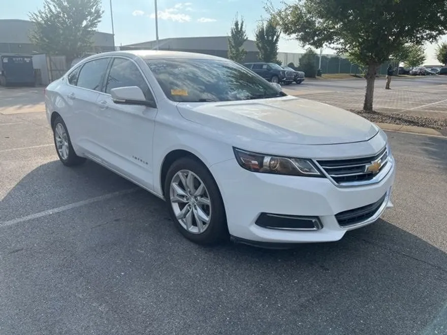 2016 Chevrolet Impala 1LT photo 1