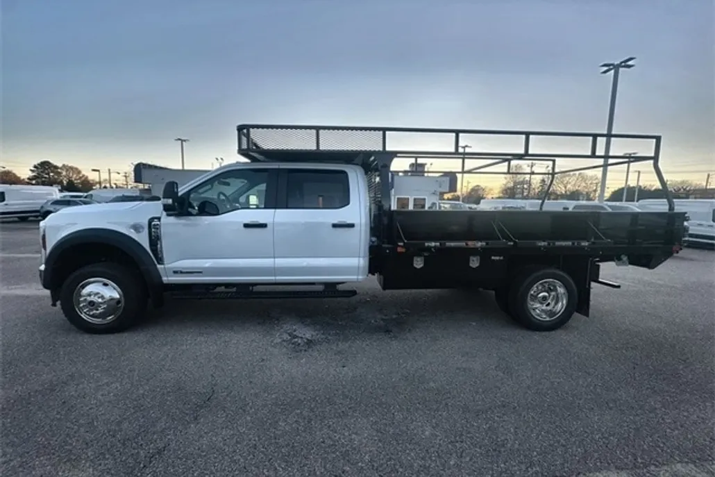 2024 Ford F-550 XL photo 1