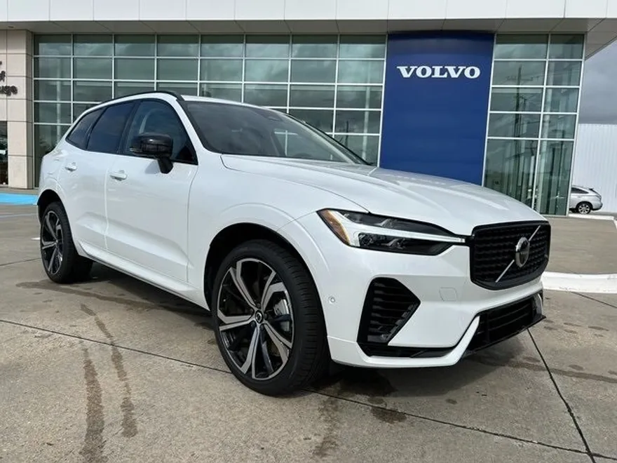 2025 Volvo XC60 Hybrid T8 photo 1