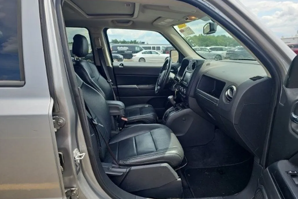 2017 Jeep Patriot Latitude photo 1