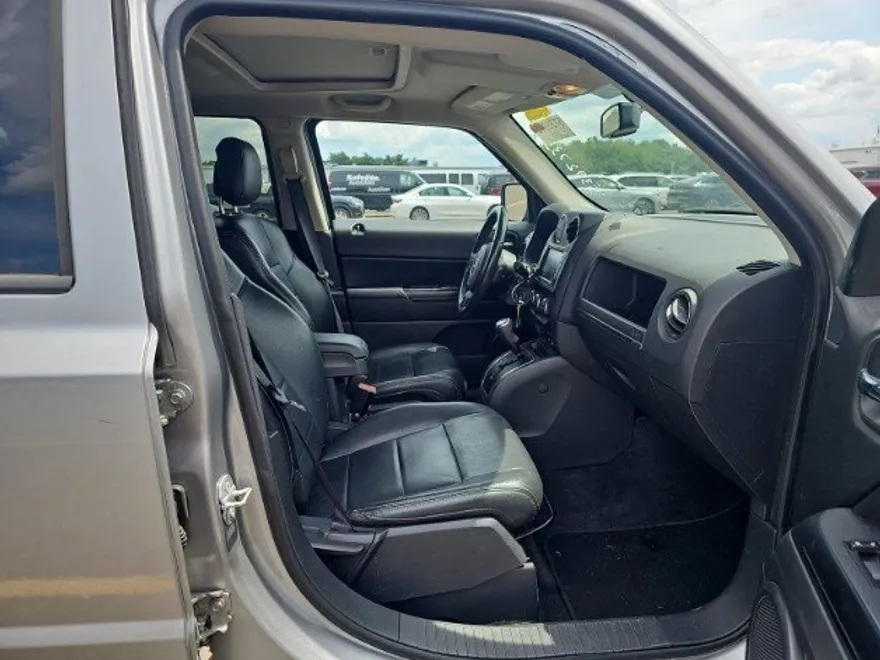 2017 Jeep Patriot Latitude photo 1