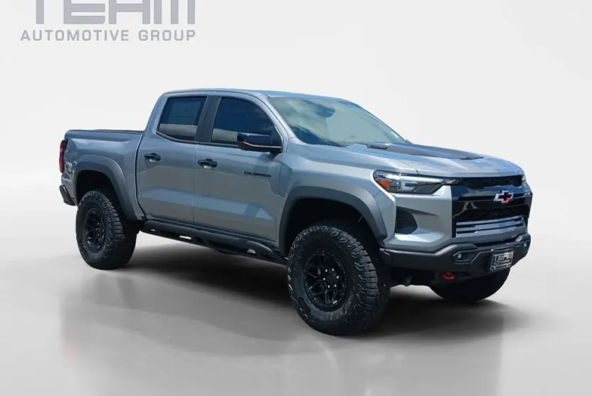 2025 Chevrolet Colorado ZR2 photo 1