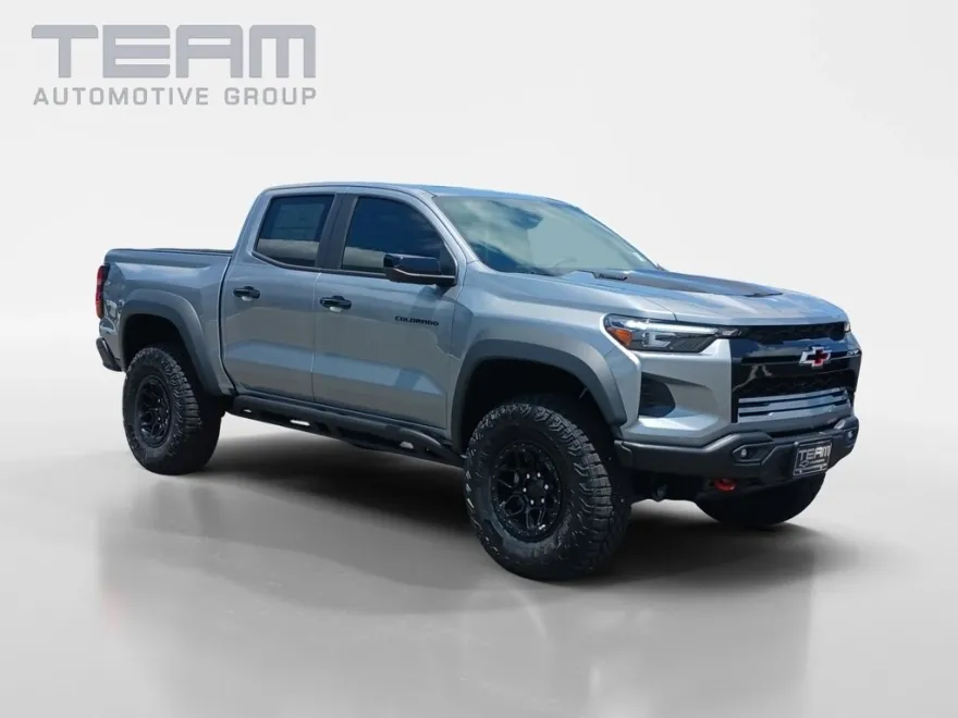 2025 Chevrolet Colorado ZR2 photo 1