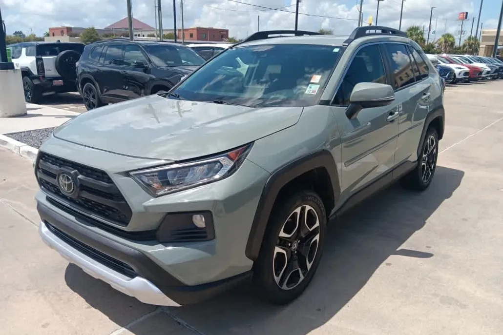 2019 Toyota RAV4 Adventure photo 1