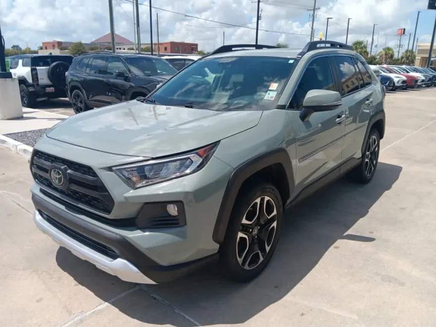 2019 Toyota RAV4 Adventure photo 1