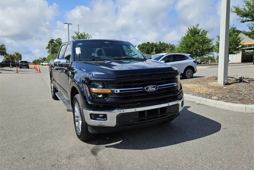 2025 Ford F-150 XLT photo 1
