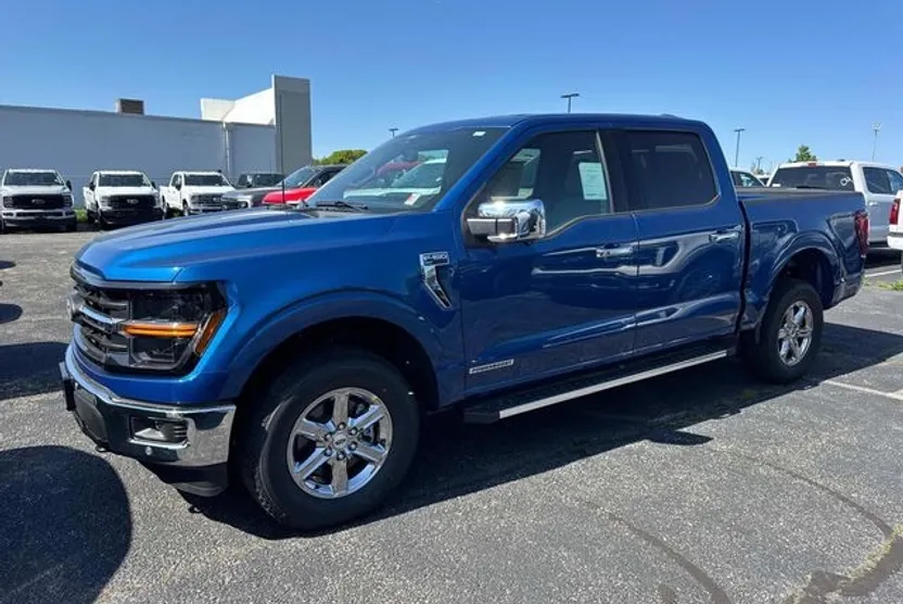 2025 Ford F-150 XLT photo 1