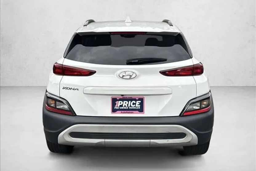 2022 Hyundai Kona SEL photo 1