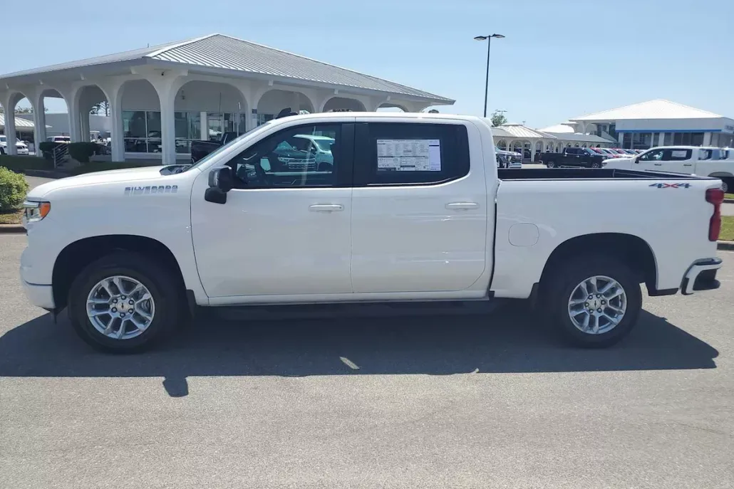 2025 Chevrolet Silverado 1500 RST photo 1