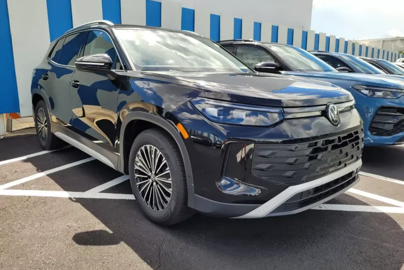 2025 Volkswagen Tiguan S photo 1