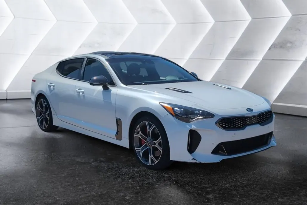 2019 Kia Stinger GT2 photo 1
