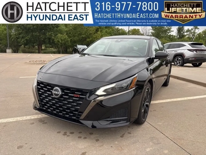 2023 Nissan Altima 2.5 SR photo 1