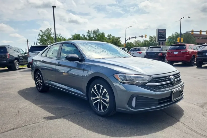 2023 Volkswagen Jetta 1.5T Sport photo 1