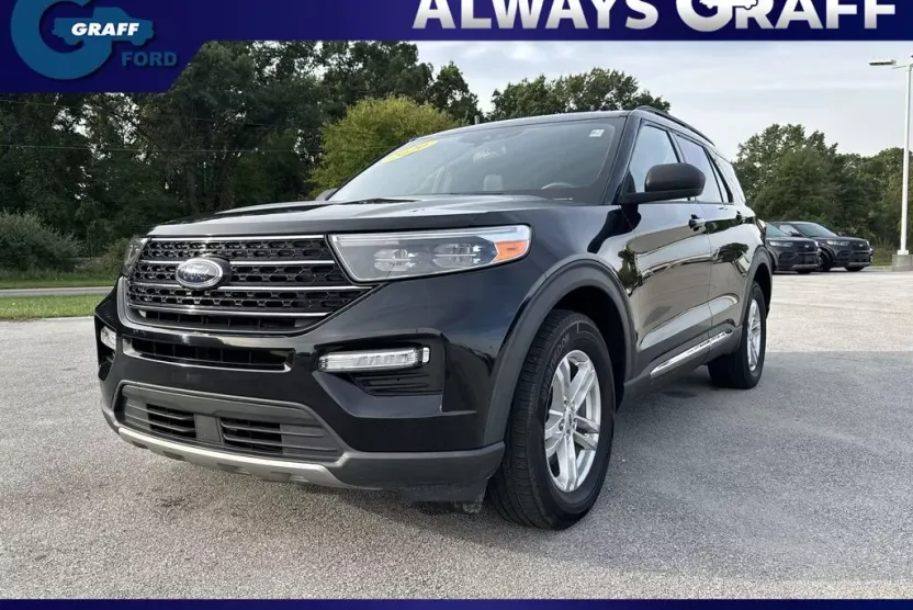 2020 Ford Explorer XLT photo 1