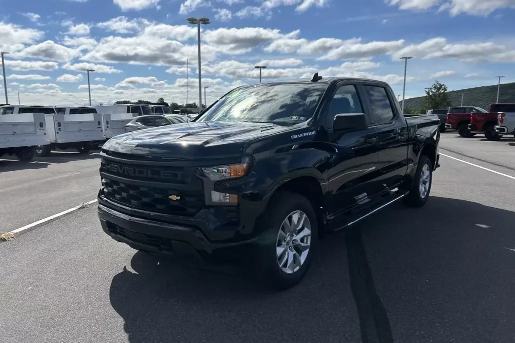 2026 Chevrolet Silverado 1500 Custom photo 1