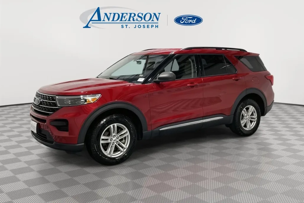 2022 Ford Explorer XLT photo 1