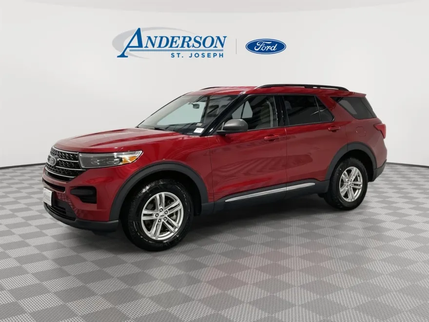 2022 Ford Explorer XLT photo 1
