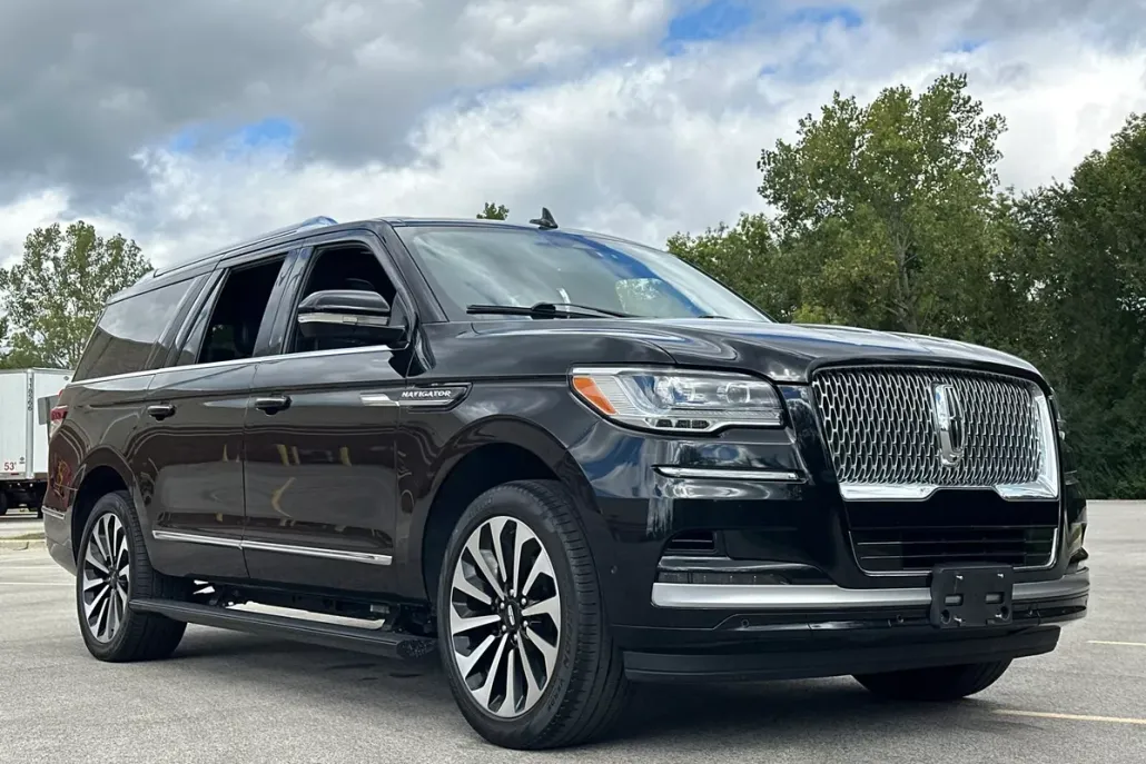 2023 Lincoln Navigator L Reserve photo 1
