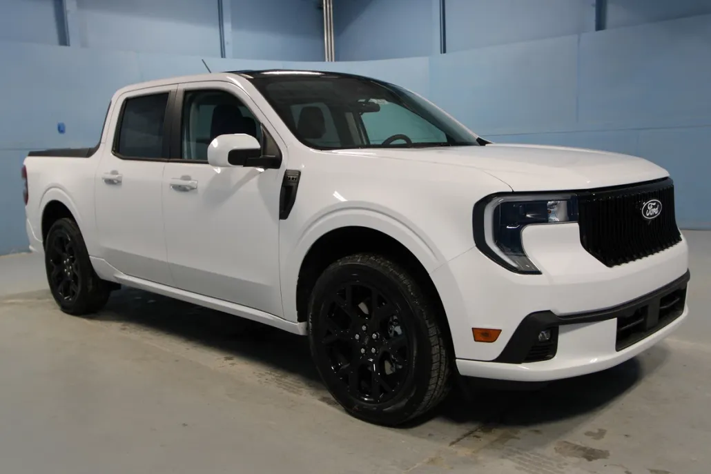 2025 Ford Maverick photo 1