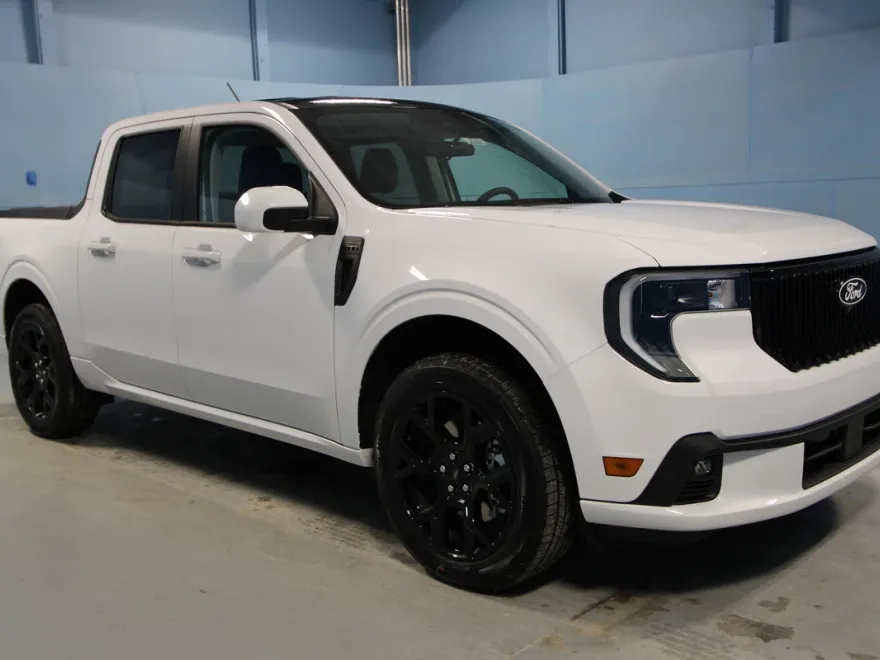 2025 Ford Maverick photo 1
