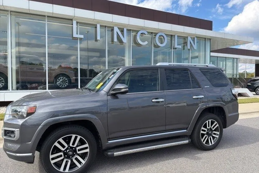 2022 Toyota 4Runner Limited 4WD photo 1